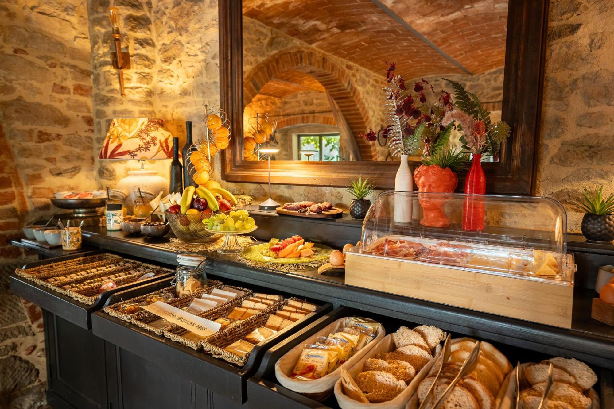 I Capricci Di Merion - Resort & Spa トゥオーロ・スル・トラジメーノ エクステリア 写真